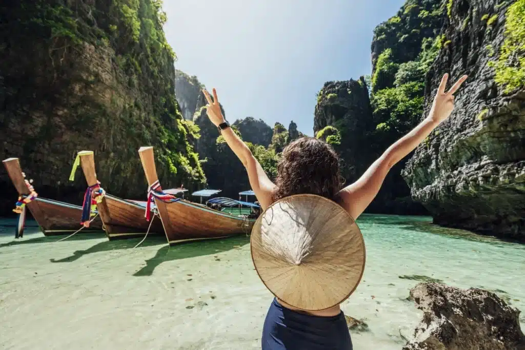 Do Americans in Thailand Pay U.S. Taxes?