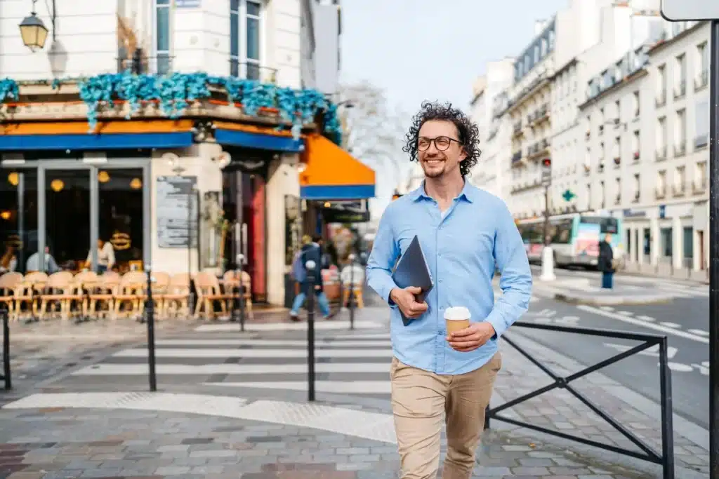 Assurance Vie for U.S. Expats in France: PFIC Rules, Form 8621, and Tax Strategies